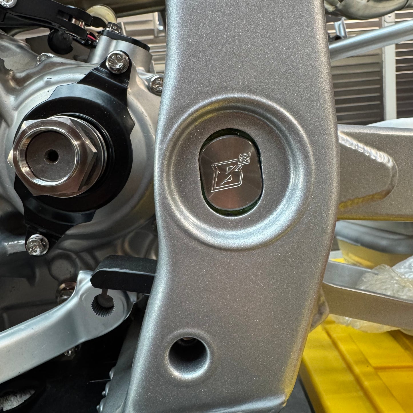 Yamaha YFZ450R Titanium Pivot Bolt Kit