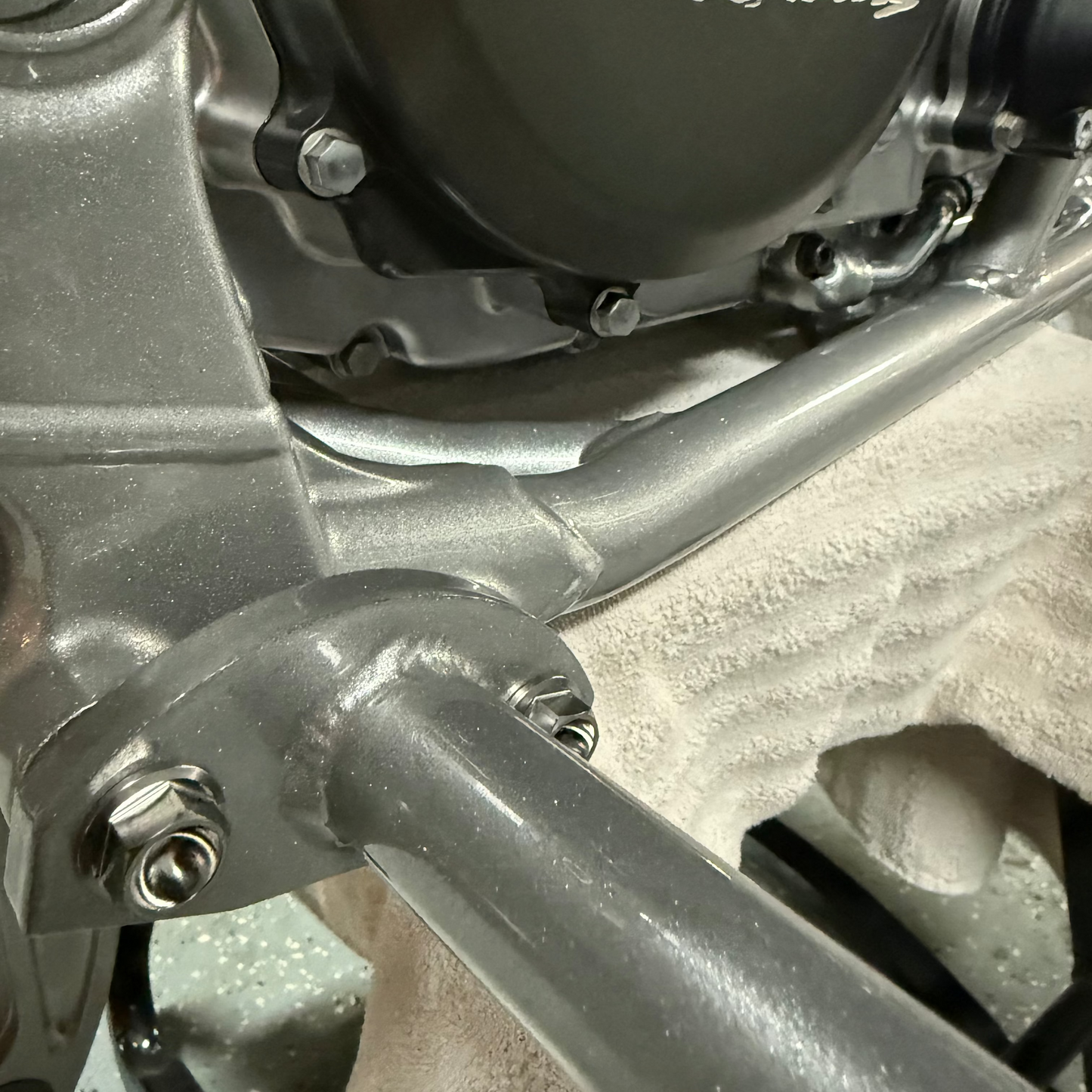SUZUKI LTR450 TITANIUM FOOTPEG MOUNTING BOLT KIT